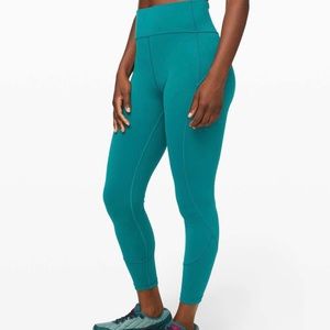 Lululemon In Movement 25” Laguna Size 6